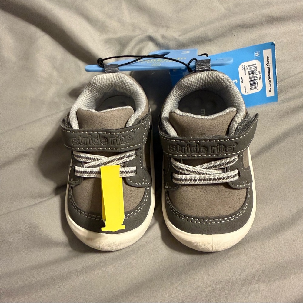 Munchkin by stride rite baby sneakers